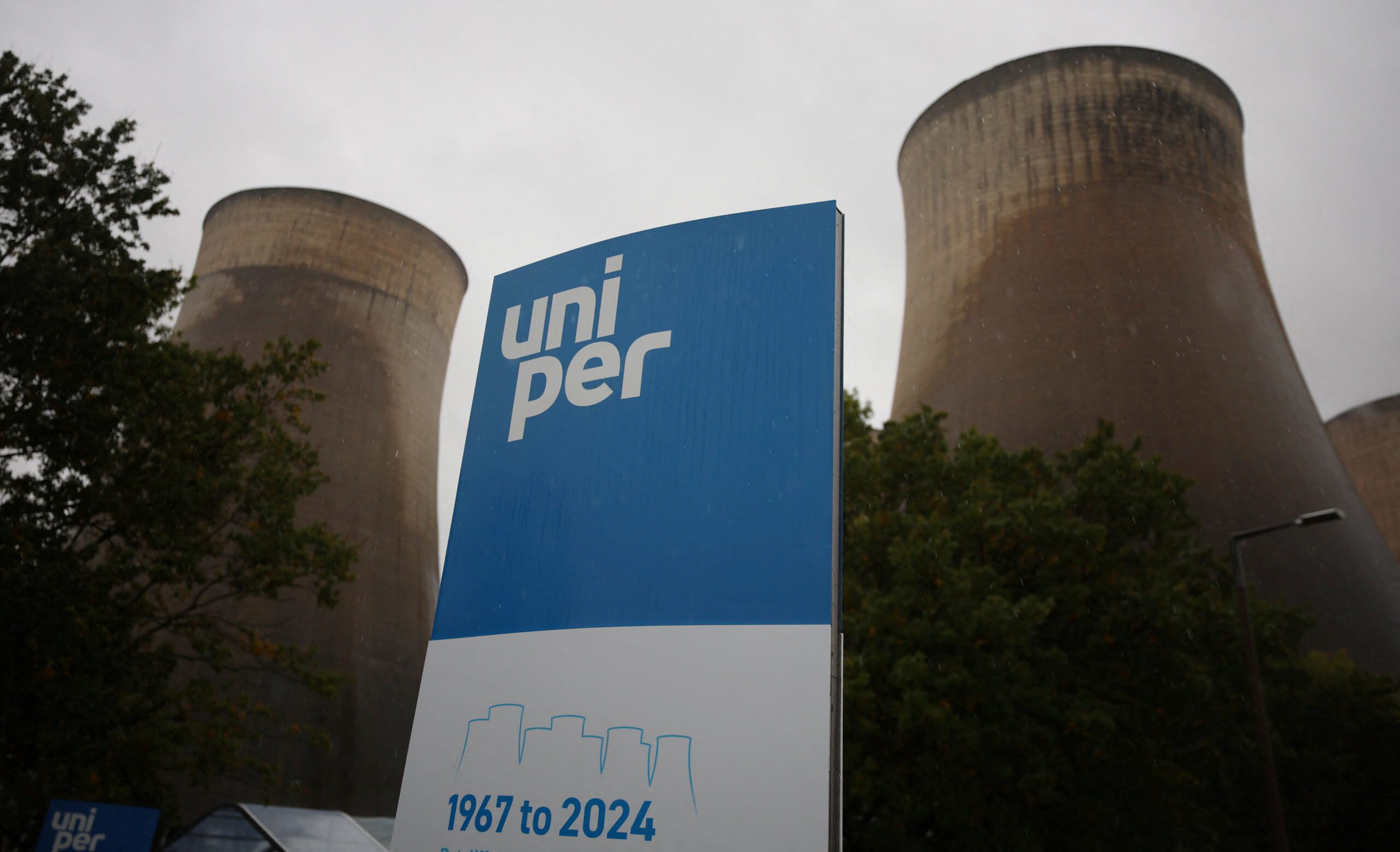 Berlin considers full Uniper exit, targets deal after summer